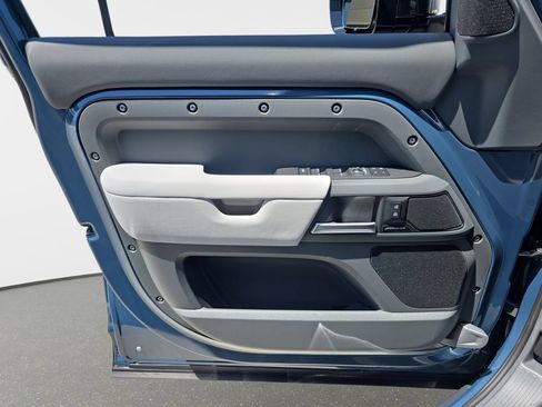 New 2026 Land Rover Defender 110 S AWD/4WD image 28
