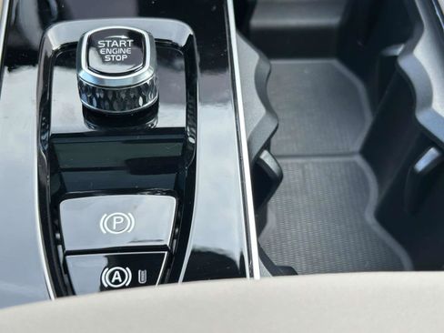 New 2026 Volvo XC90 B6 Plus w/ Protection Package Premier image 28