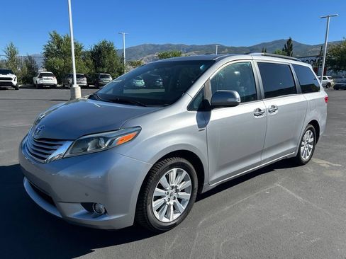 Used 2017 Toyota Sienna Limited Premium AWD/4WD image 15