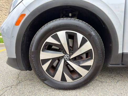 Used 2023 Volkswagen ID.4 Pro AWD/4WD image 37