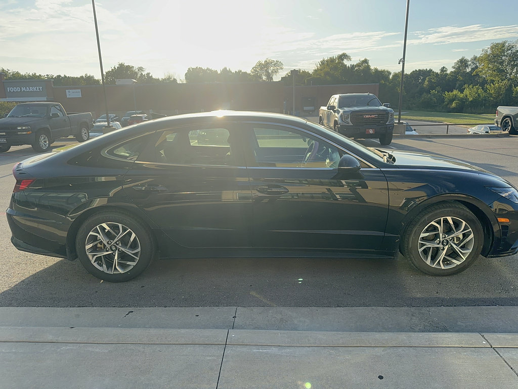 Used 2023 Hyundai Sonata SEL FWD image 4