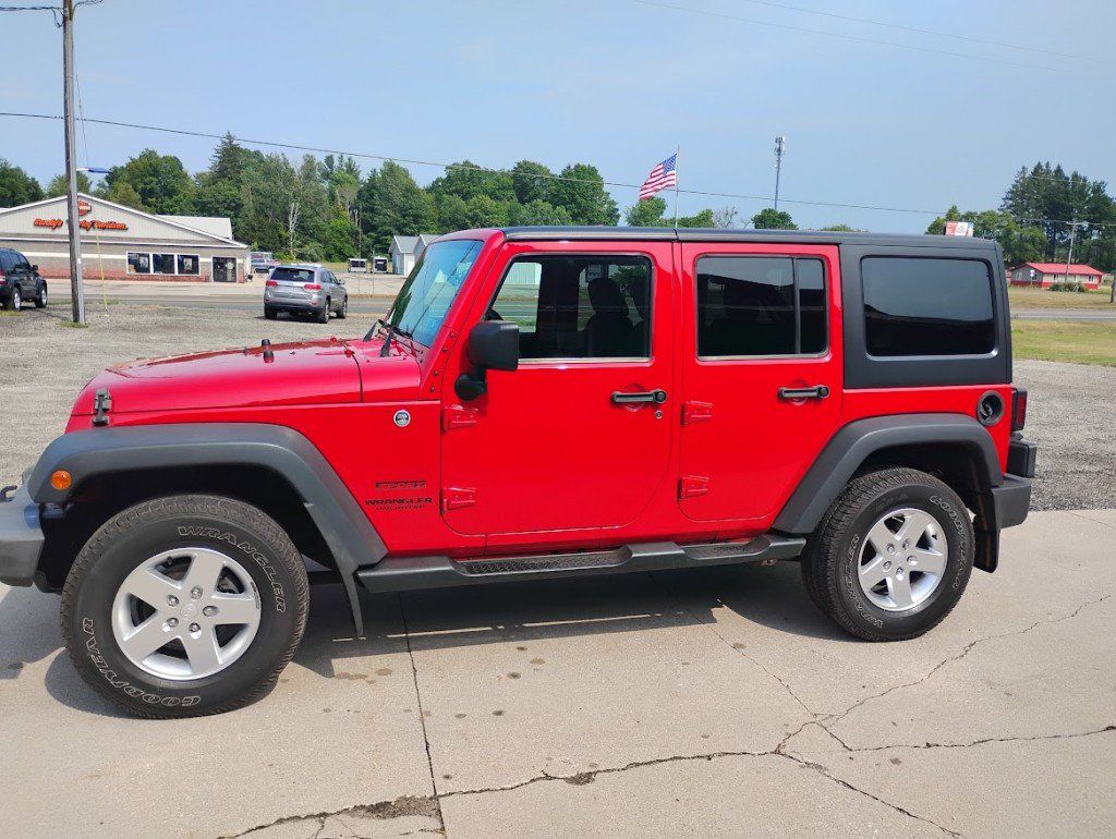 Used 2014 Jeep Wrangler Unlimited Sport w/ Quick Order Package 23S AWD/4WD image 3