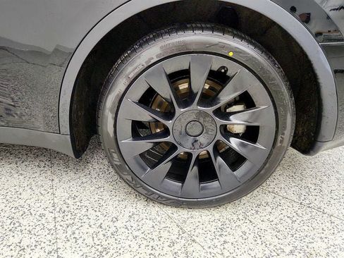 Used 2023 Tesla Model Y Long Range AWD/4WD image 9