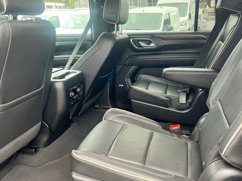 Used 2022 Chevrolet Suburban Premier image 13