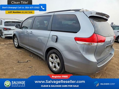 Used 2014 Toyota Sienna LE FWD image 3