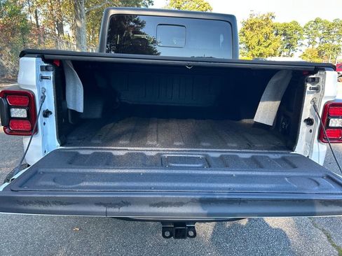 New 2025 Jeep Gladiator Mojave image 28