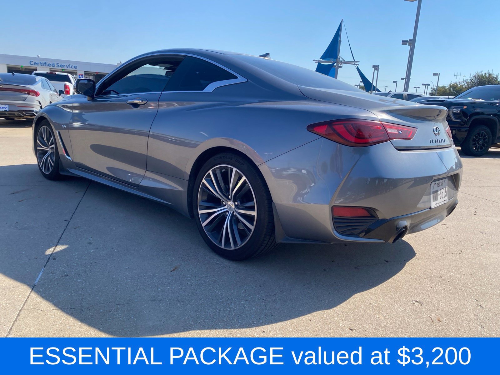 Used 2019 INFINITI Q60 3.0t Luxe w/ Essential Package RWD image 3
