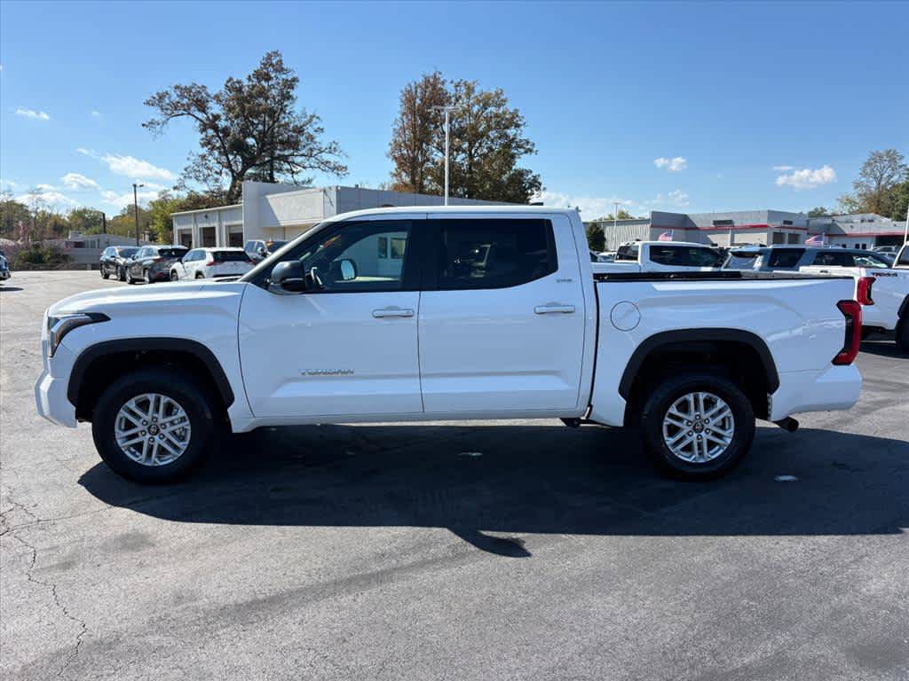 Used 2025 Toyota Tundra SR5 w/ SR5 Premium Package AWD/4WD image 26
