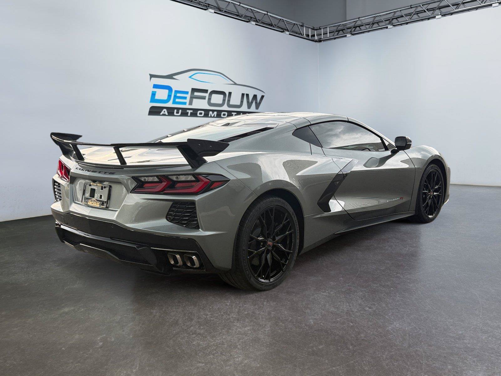 Used 2024 Chevrolet Corvette Stingray Coupe RWD image 3