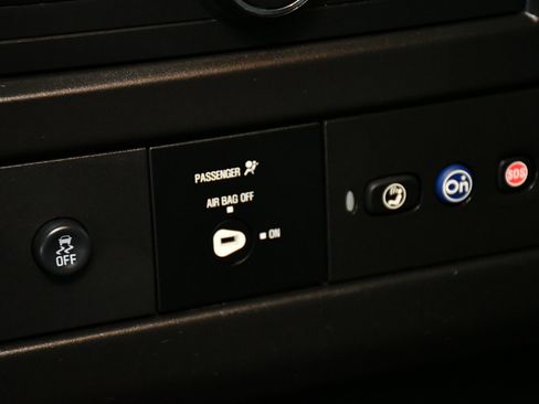 Used 2021 Chevrolet Express 2500 Extended w/ Driver Convenience Package image 19