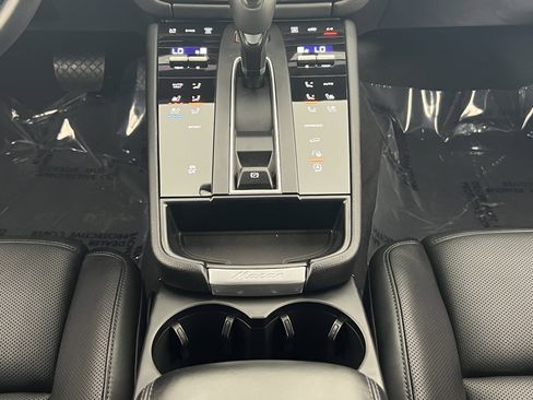 Used 2026 Porsche Macan AWD/4WD image 20