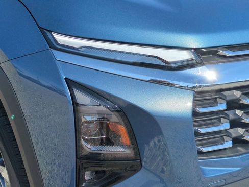 New 2026 Chevrolet Equinox LT w/ Safety and Technology Package FWD image 12