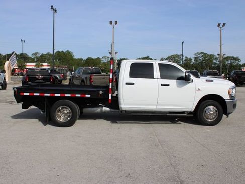 Used 2024 RAM 3500 Tradesman w/ Chrome Appearance Group AWD/4WD image 12