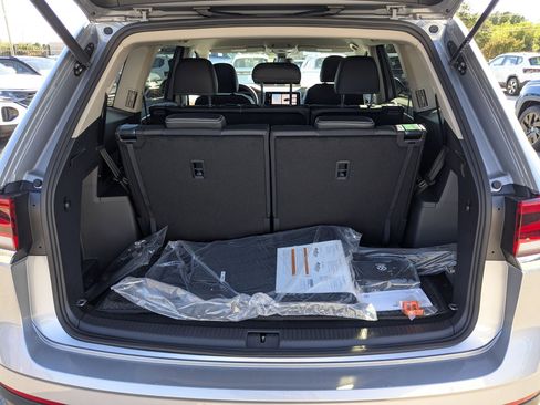 New 2026 Volkswagen Atlas SE image 32