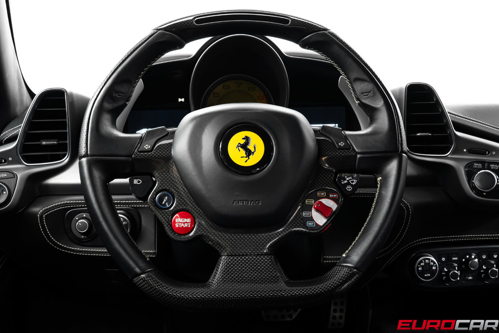 Used 2015 Ferrari 458 Italia Coupe RWD image 31