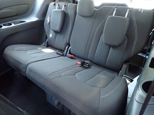 Certified 2020 Chrysler Pacifica Touring w/ S Appearance Package FWD image 15