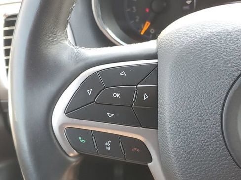 Used 2020 Jeep Grand Cherokee Altitude AWD/4WD image 23
