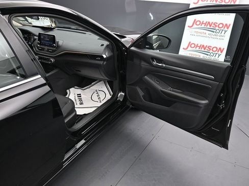 Used 2022 Nissan Altima 2.5 SV image 19