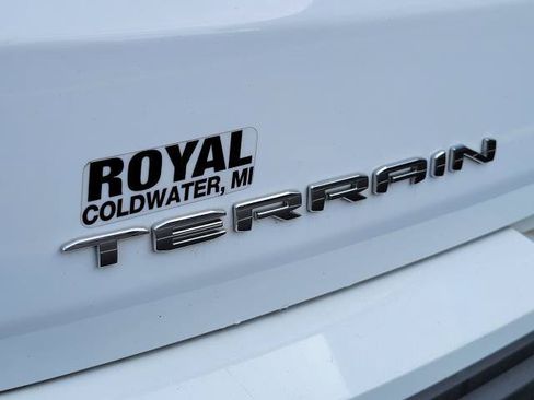 Used 2022 GMC Terrain SLE w/ LPO, Floor Liner Package FWD image 6