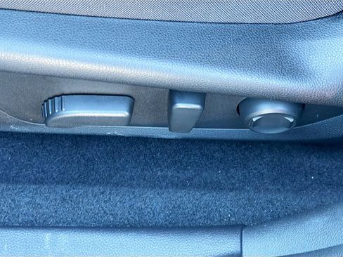 Used 2024 Subaru Crosstrek 2.0i Premium image 24