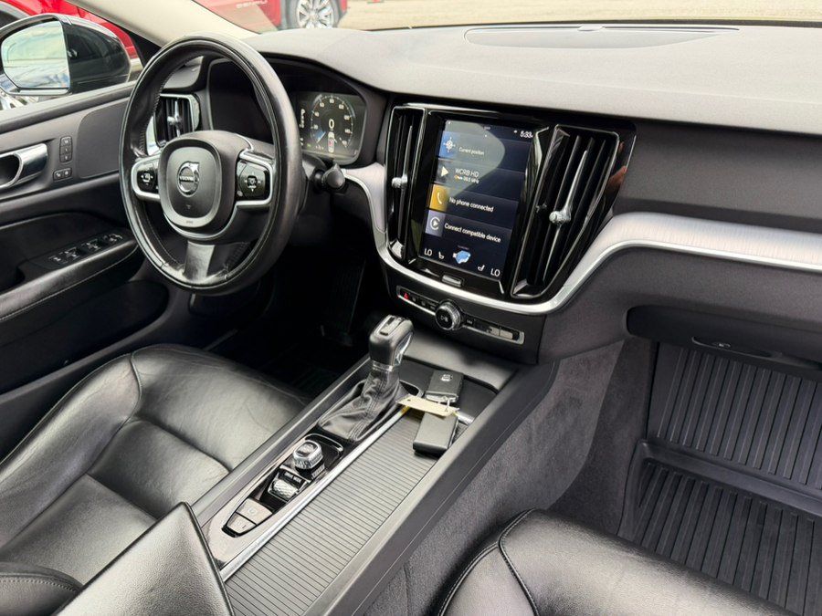 Used 2019 Volvo S60 T6 Momentum w/ Premium Package AWD/4WD image 24