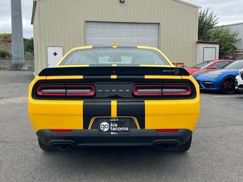 Used 2017 Dodge Challenger SRT Hellcat RWD image 10
