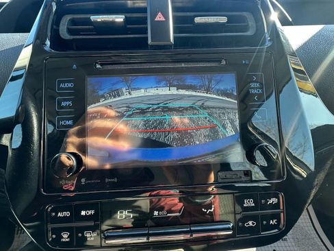 Used 2016 Toyota Prius Two image 12