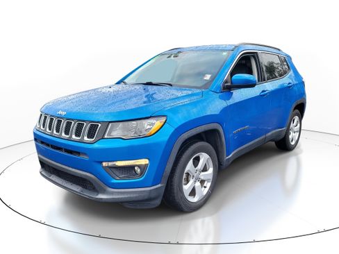 Used 2018 Jeep Compass Latitude image 3