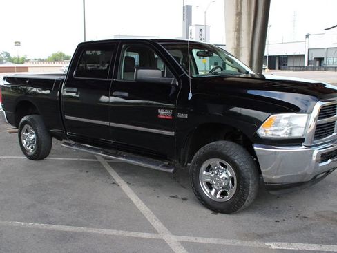 Used 2012 RAM 2500 ST w/ Chrome Accents Group AWD/4WD image 4