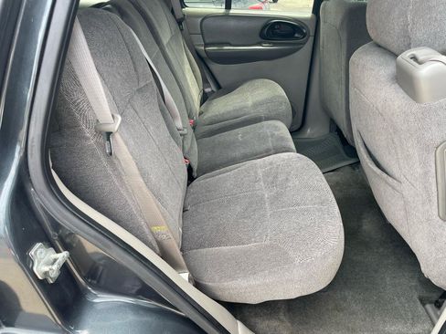 Used 2004 Chevrolet TrailBlazer LS w/ LS Preferred Equipment Group AWD/4WD image 28
