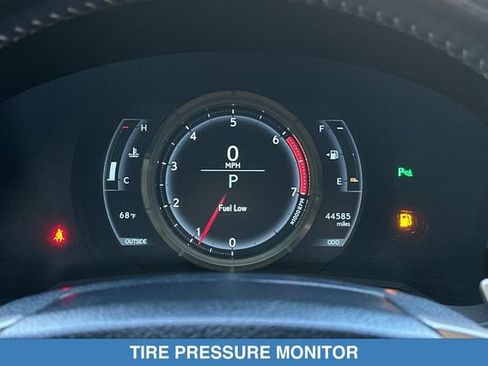 Used 2016 Lexus RC 200t RWD image 26