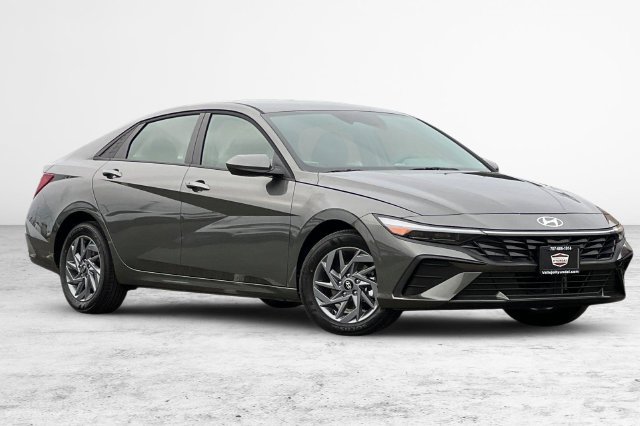 New 2026 Hyundai Elantra Hybrid FWD image 2