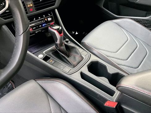 Used 2025 Volkswagen Jetta GLI Autobahn image 17