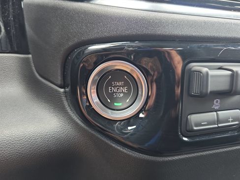 Used 2024 Chevrolet Silverado 1500 LT RWD image 23