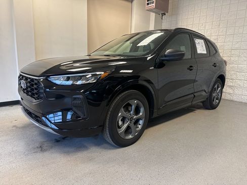 Used 2024 Ford Escape ST-Line w/ Tech Pack #1 image 2