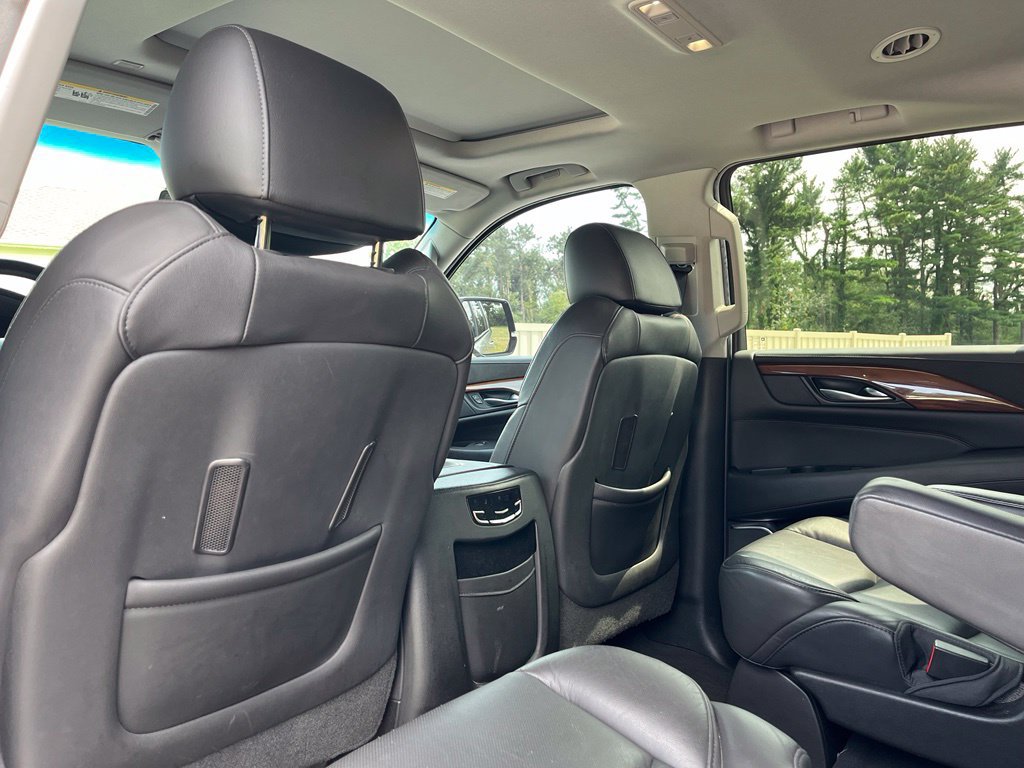 Used 2018 Cadillac Escalade Luxury w/ LPO, Radiant Package AWD/4WD image 25
