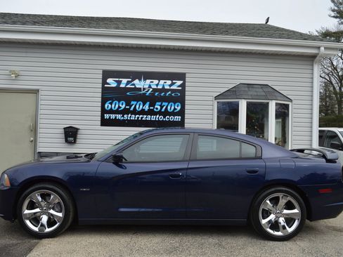 Used 2014 Dodge Charger R/T w/ Wheels & Tunes Group image 2