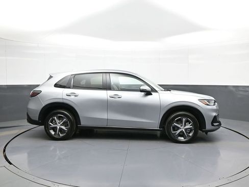 Certified 2024 Honda HR-V EX-L image 5