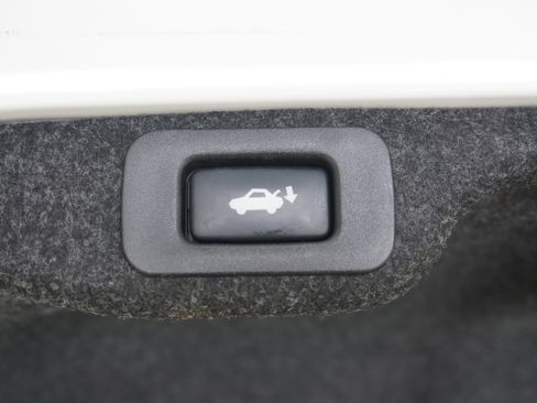 Used 2018 Lexus ES 350 w/ Luxury Package w/Wood Trim FWD image 33