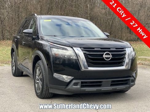 Used 2024 Nissan Pathfinder SV image 9