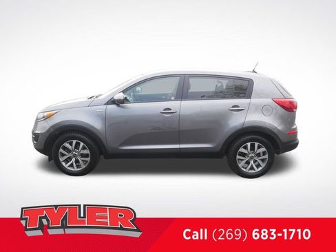 Used 2016 Kia Sportage LX AWD/4WD image 4