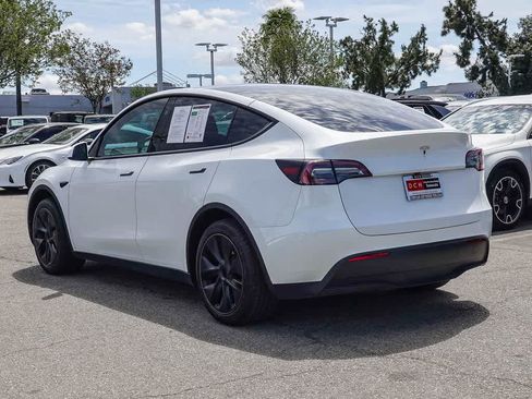 Used 2024 Tesla Model Y 2WD image 6