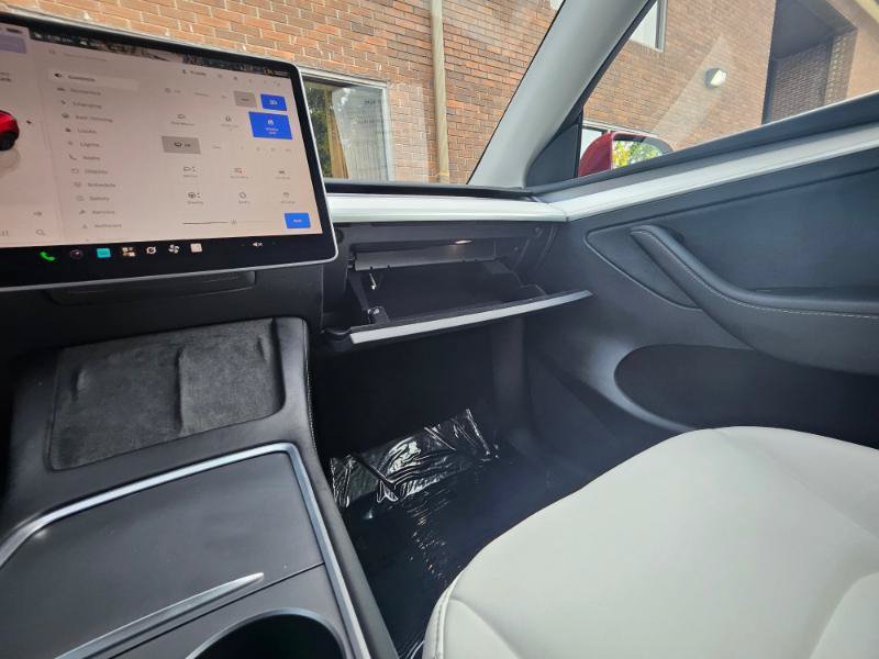 Used 2025 Tesla Model Y Long Range RWD image 56