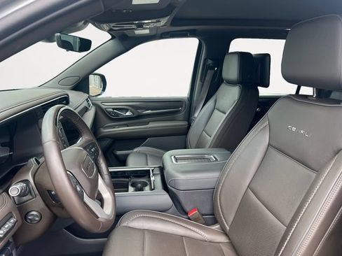 Used 2023 GMC Yukon XL Denali w/ Denali Reserve Package AWD/4WD image 11