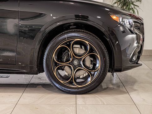 New 2025 Alfa Romeo Stelvio Sprint image 10