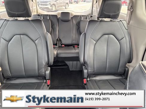 Used 2022 Chrysler Pacifica Touring-L image 49