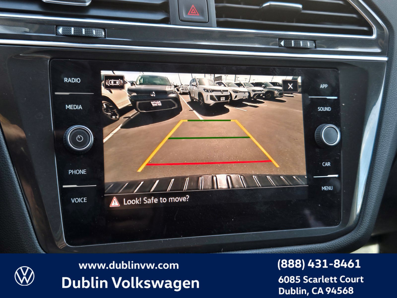 Certified 2023 Volkswagen Tiguan SE FWD image 14