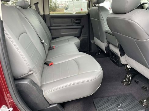 Used 2018 RAM 2500 Tradesman w/ Chrome Appearance Group image 25