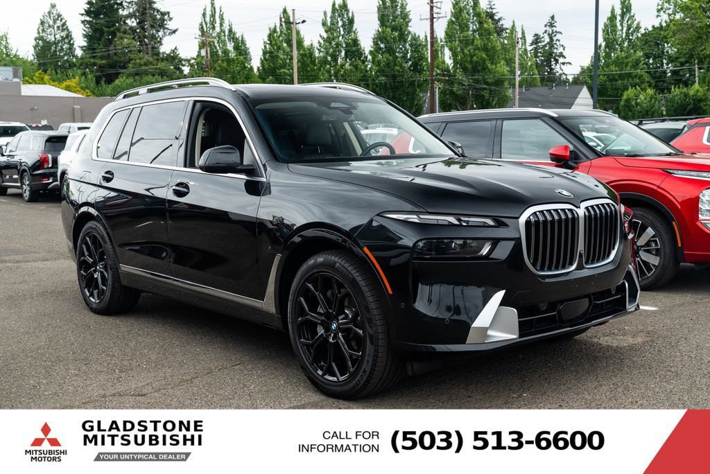 Used 2023 BMW X7 xDrive40i AWD/4WD image 1
