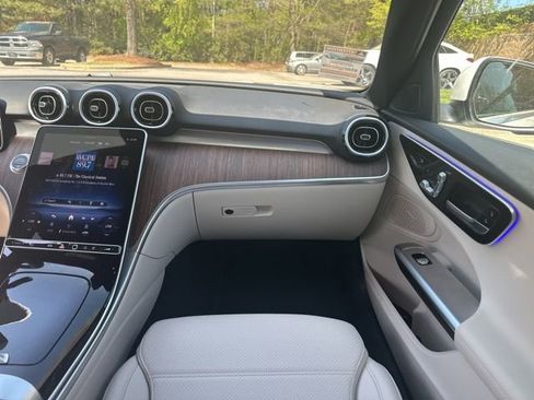 Used 2025 Mercedes-Benz C 300 4MATIC Sedan image 17